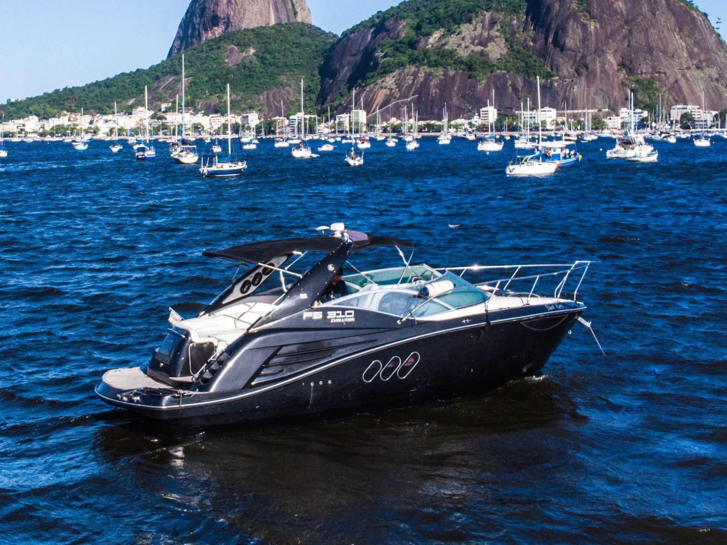 FS310 ''Black Pearl'' em Rio de Janeiro — foto 1